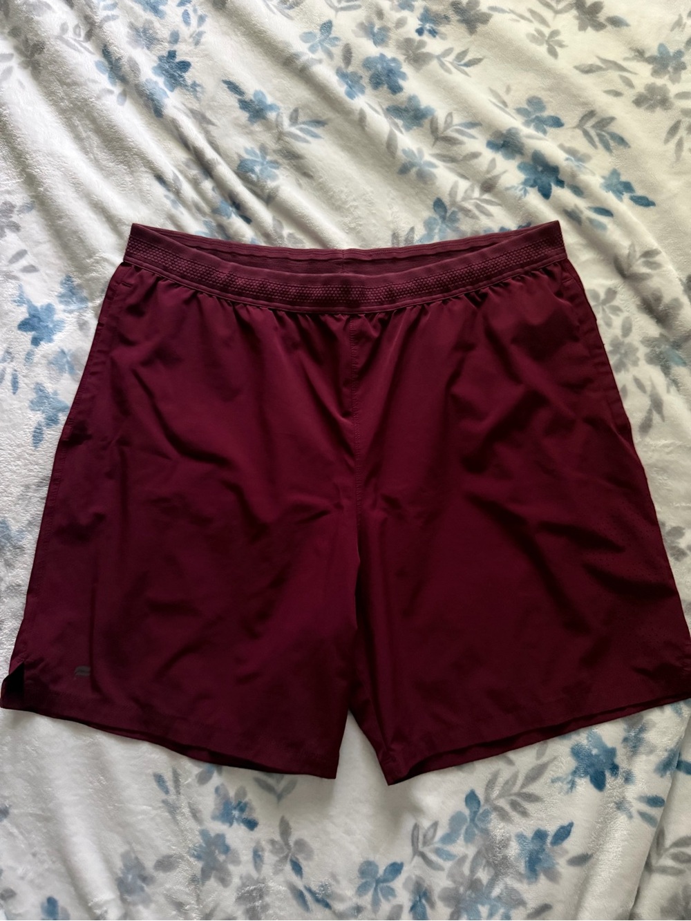Fabletics Men's XL Athletic Shorts - Burgundy